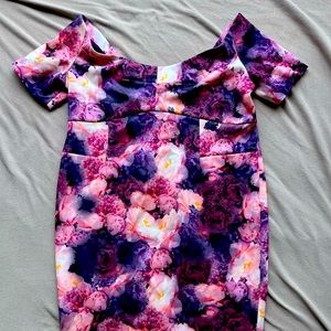 Floral dress for the inner 90s girl 🌺